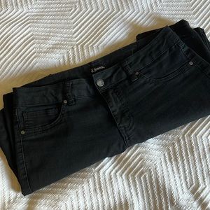 D. Jeans Black Jeans